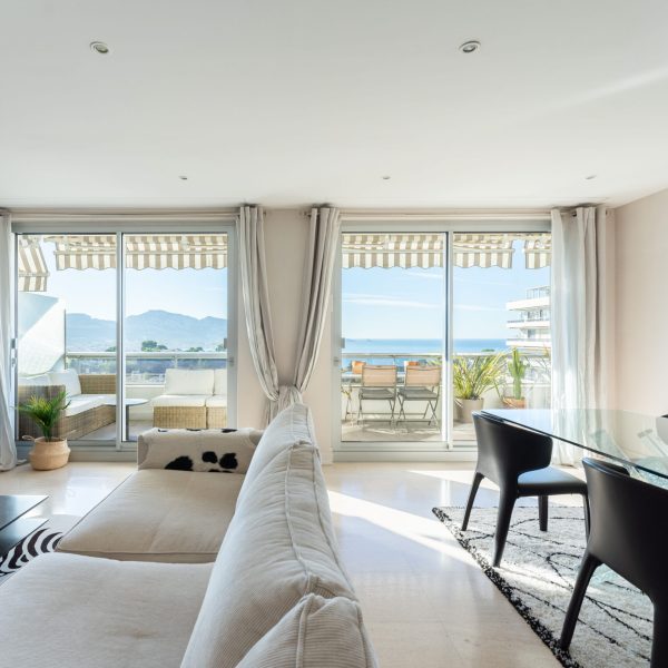 appartement vue mer-a-vendre-avec terrasse-2 chambres-agence-immobilière-prestige-marseille-baille-baradatagent-immobilier-marseille-prestige-baille-baradat-DSC07641