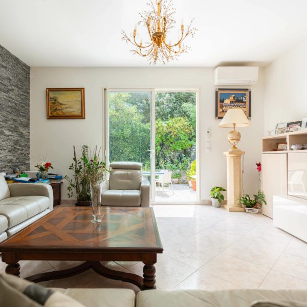 maison-a-vendre-avec terrasse-2 chambres-agence-immobilière-prestige-marseille-baille-baradatATO00573